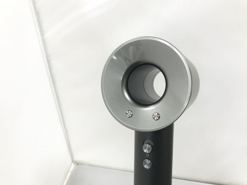 ヘアードライヤーのdyson