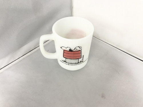 洋食器のマグカップ