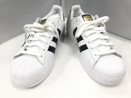 スニーカーのadidas originals