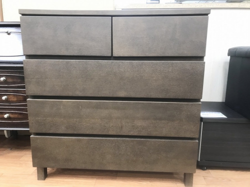 収納家具のキャビネット