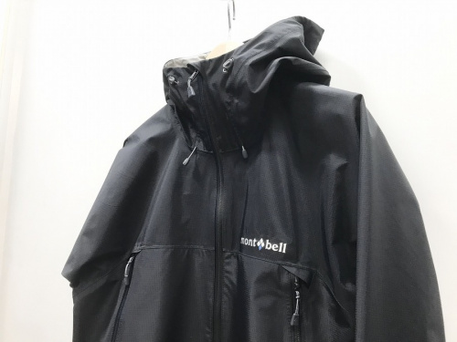 トップスのジャケット