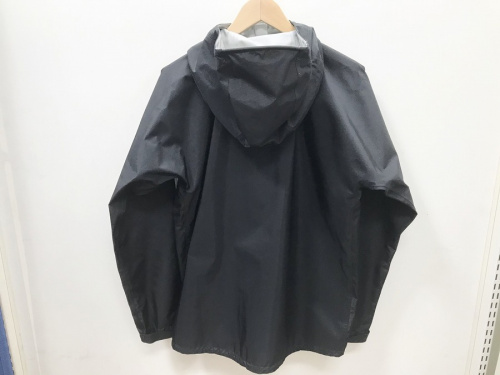 アウトドアジャケットのモンベル