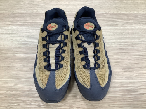 スニーカーのNIKE