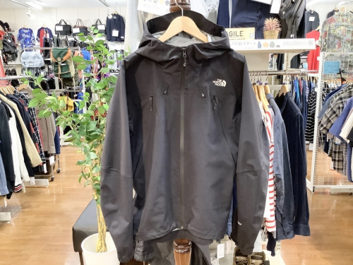 ジャケットのTHE NORTH FACE