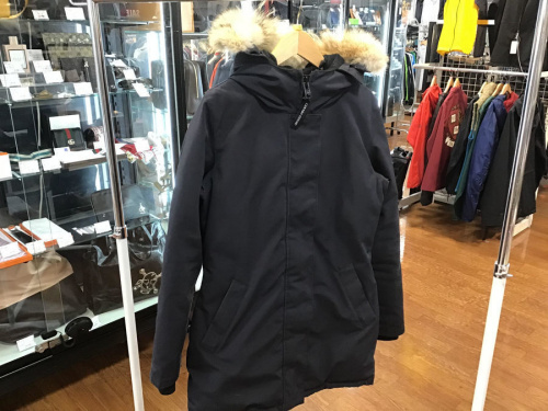 CANADA GOOSE カナダグースのダウンジャケット