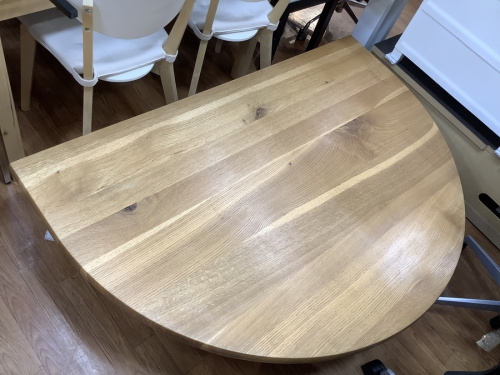リビングテーブルの飛騨産業