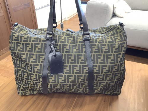 ブランド・ラグジュアリーのFENDI フェンディ