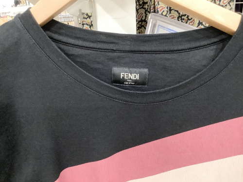 TシャツのFENDI