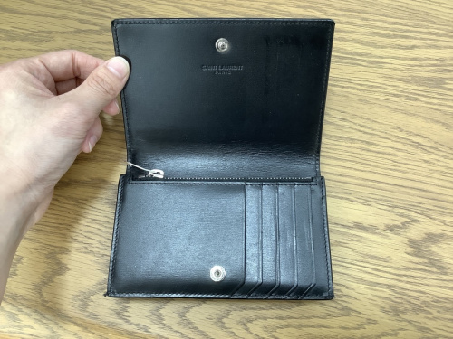 2つ折り財布のSaint Laurent Paris