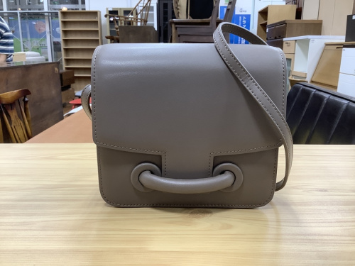 バッグのレザーショルダーバッグ