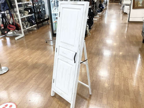 家具のスタンドミラー