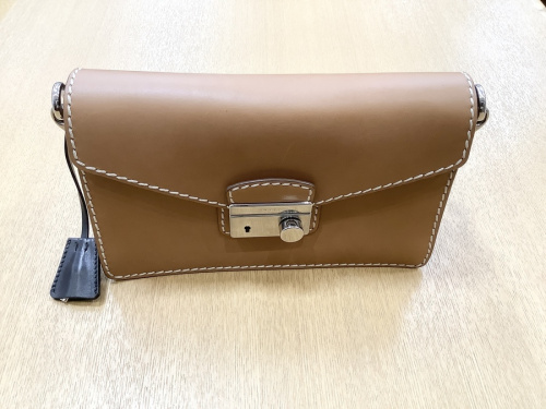 ショルダーバッグの中央林間 プラダ 中古