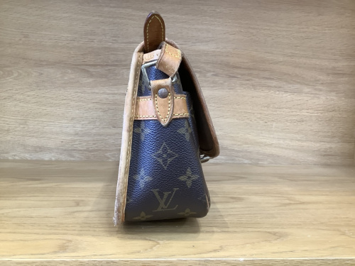ソローニュのLOUIS VUITTON