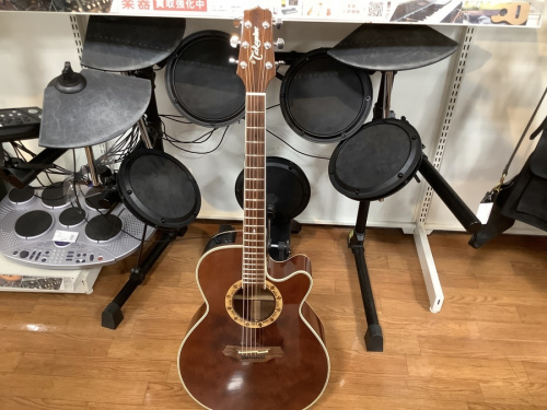 ギターのTakamine