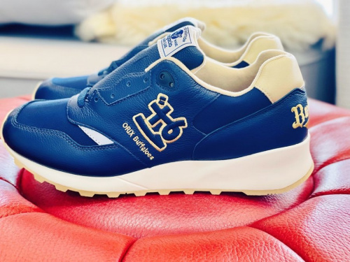 オリックス・バファローズ限定コラボスニーカーの靴工房sangacio