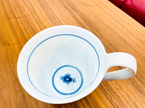 ハイハンドルマグカップ&ソーサーのRoyal Copenhagen
