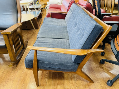 3人掛けソファーのACME FURNITURE