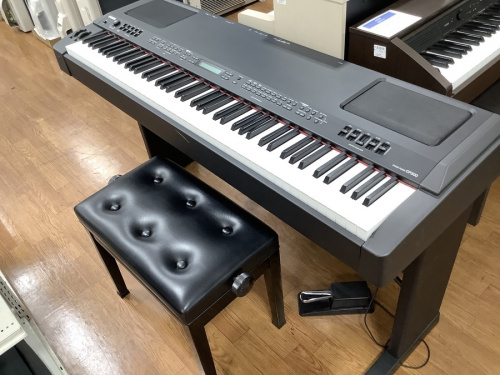 中古楽器店の電子ピアノ
