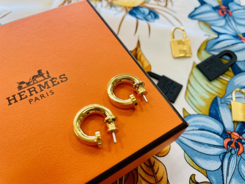 エルメスのピアス