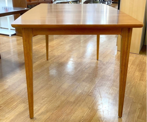 BROOKS DINING TABLEのエクステンションテーブル
