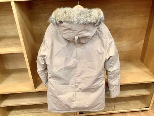 ジャケットのCANADA GOOSE