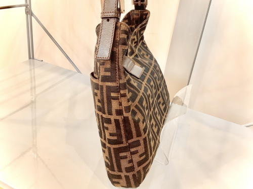 ハンドバッグのFENDI