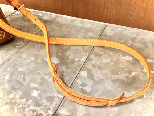 ショルダーバッグのLOUIS VUITTON