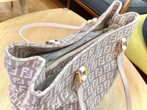 トートバッグのFENDI