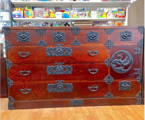 伝統工芸のタンス