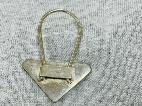 チャームのPRADA