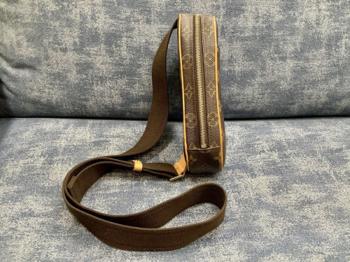 ポシェットガンジュのLOUIS VUITTON