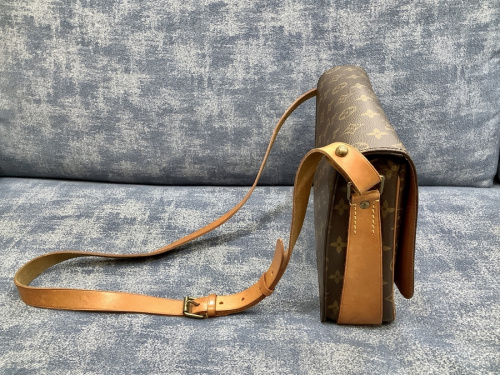 カルトシエールGMのLOUIS VUITTON