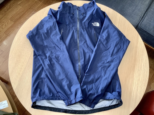 ダウンジャケットのアウトドア