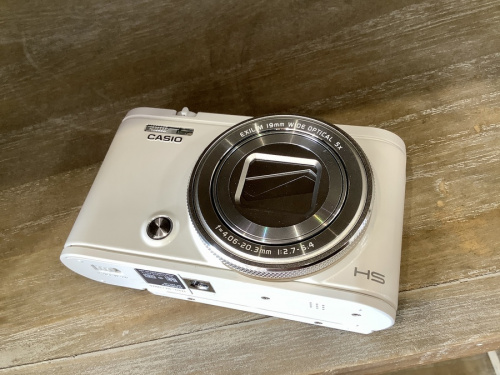 カメラのデジタルカメラ