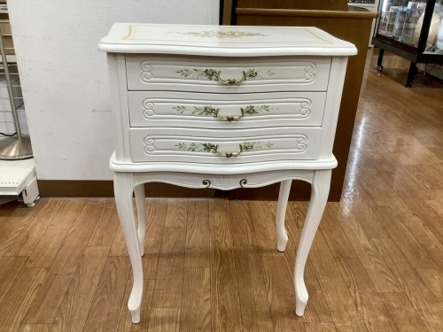 チェストのロココ調ミニチェスト