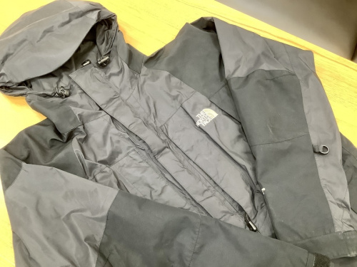 トップスのジャケット