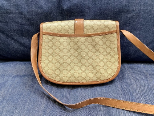 フラップショルダーバッグのCELINE