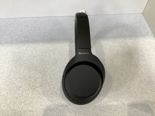 BluetoothヘッドホンのSONY