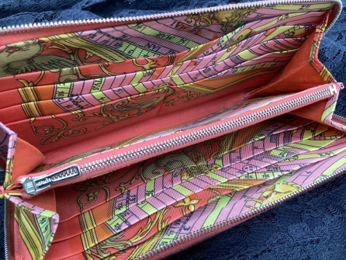 長財布のHERMES