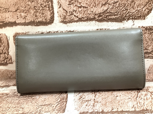コンチネンタルウォレットのFENDI