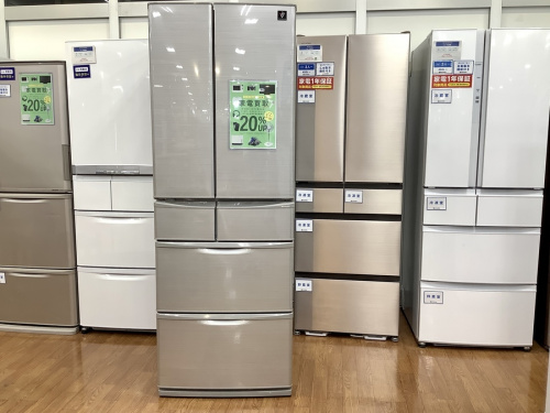 キッチン家電の3ドア冷蔵庫