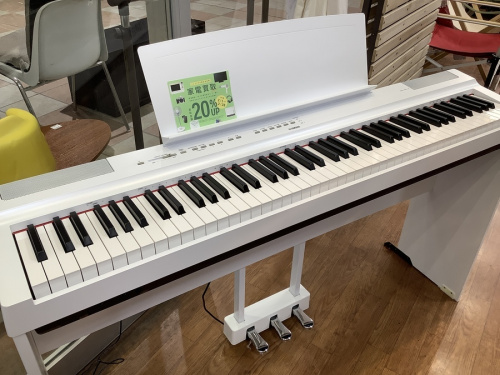 中古楽器店の電子ピアノ