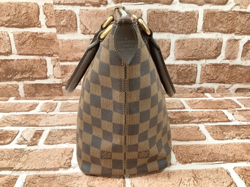 LOUIS VUITTONのブランドバッグ