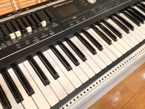 楽器のROLAND