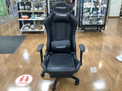 イスのゲーミングチェア