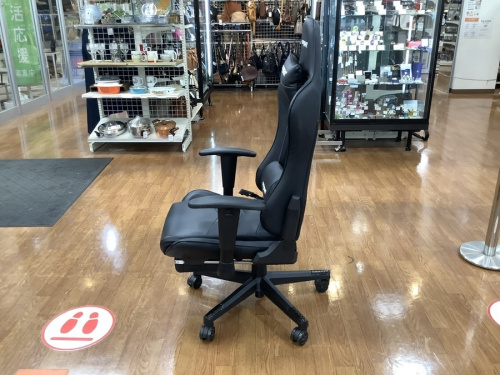 ゲーミングチェアの中古家具