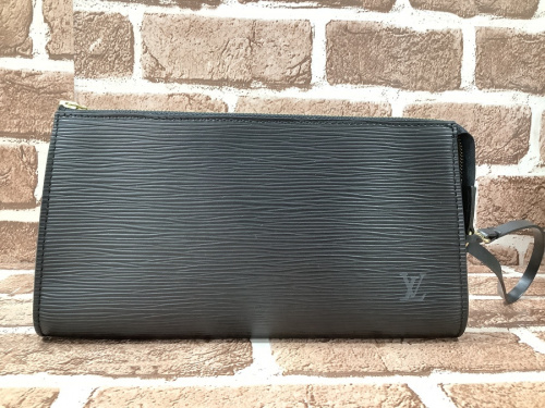 LOUIS VUITTONのポシェット・アクセソワール