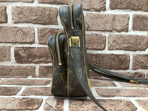 アマゾンのモノグラム