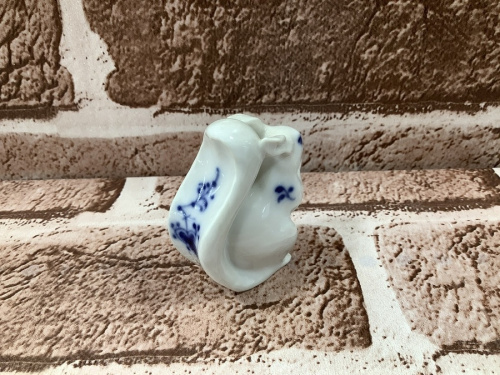 陶器のブルーフルーテッド