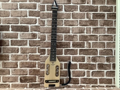 アコースティックギターのトラベルギター